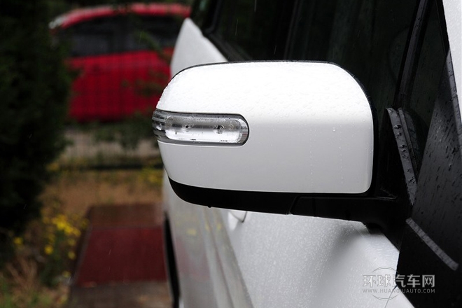 2013款 2.0L 自動豪華型