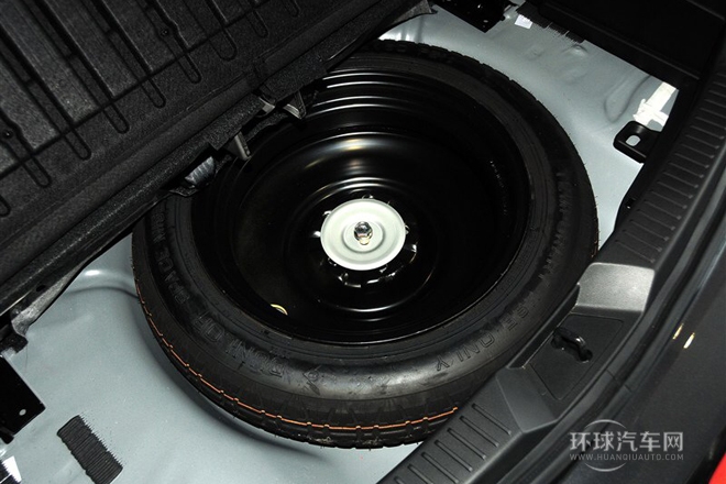 2013款 2.0L 自動舒適型