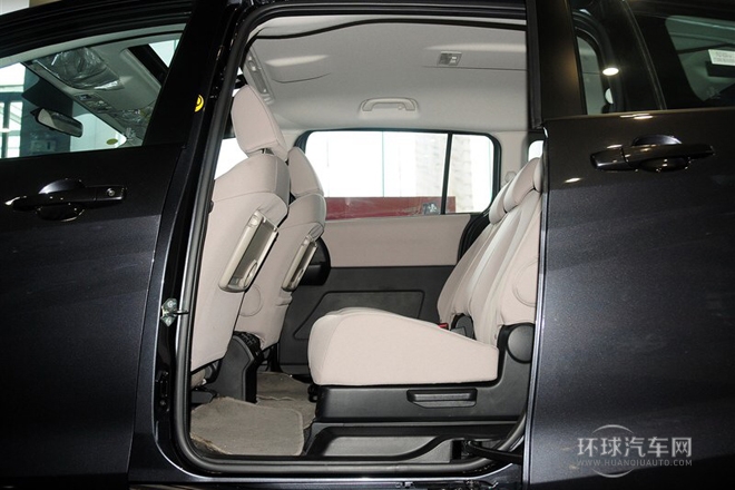 2013款 2.0L 自動舒適型