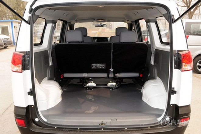 2013款 改款 1.5L 手動標準型5座 國V