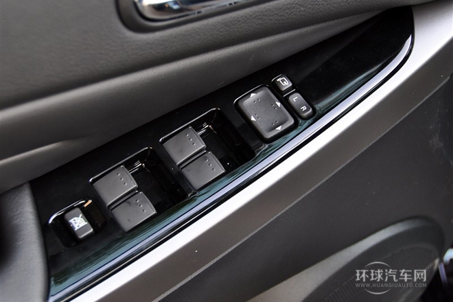 2011款 2.5L 豪華型