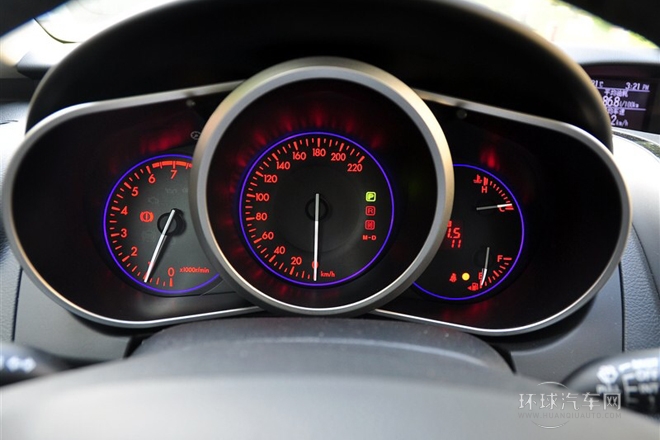 2011款 2.5L 豪華型