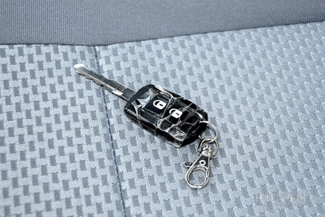 2013款 改款 1.6L 手動舒適型7座 國V