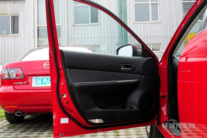 2013款 2.0L 自動超豪華型