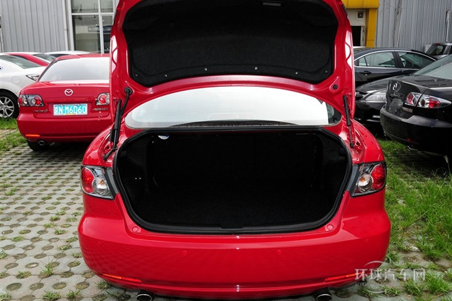 2013款 2.0L 自動超豪華型