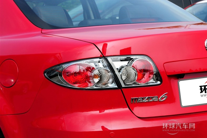 2013款 2.0L 自動超豪華型