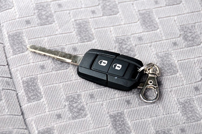 2012款 2.0L 自動豪華型7座