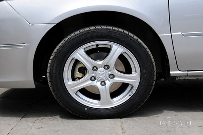 2012款 2.0L 自動豪華型7座