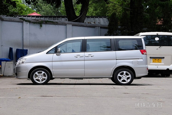 2012款 2.0L 自動豪華型7座