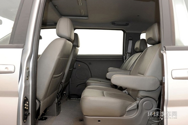 2012款 2.0L 自動旗艦型7座