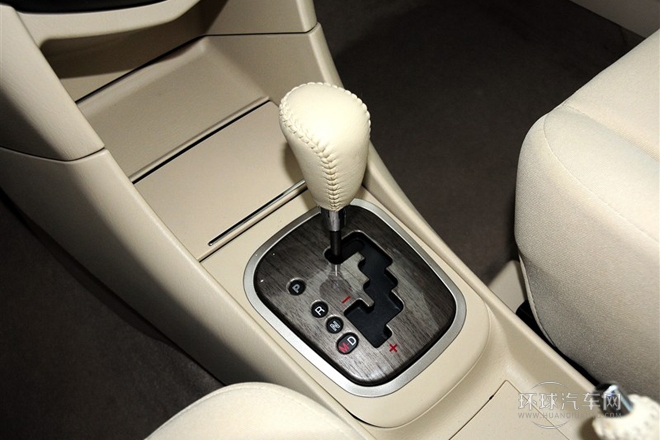 2014款 1.6L 自動(dòng)7座樂(lè)享版