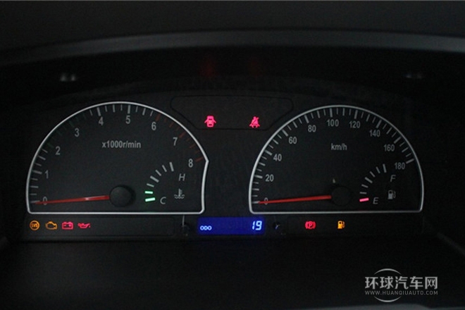 2011款 1.6L 手動(dòng)豪華型7座