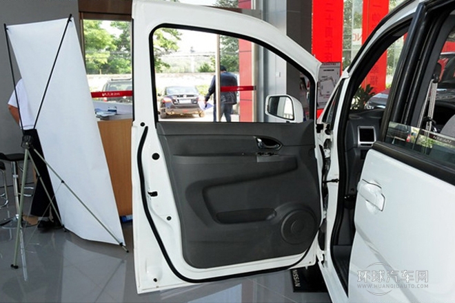 2011款 2.0L 手動舒適型7座