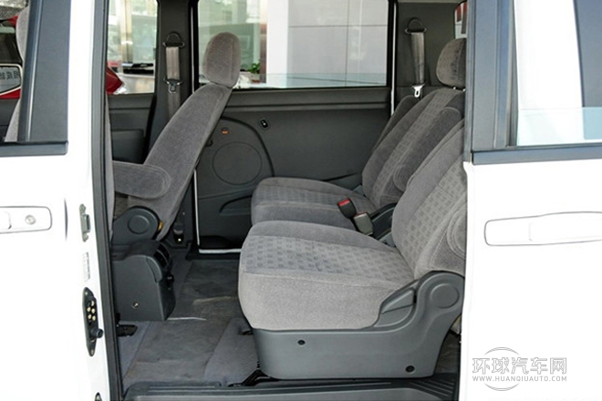 2011款 2.0L 手動舒適型7座