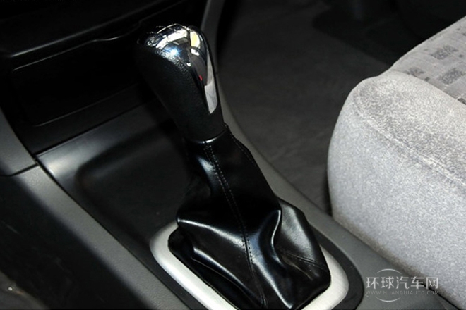 2011款 2.0L 手動舒適型7座