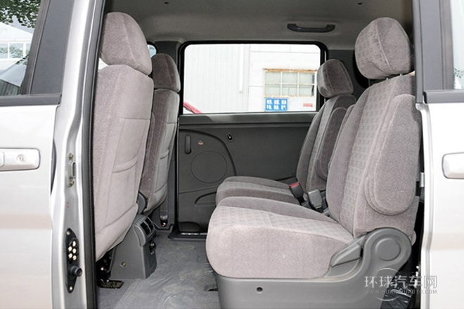 2011款 2.0L 手動豪華型7座