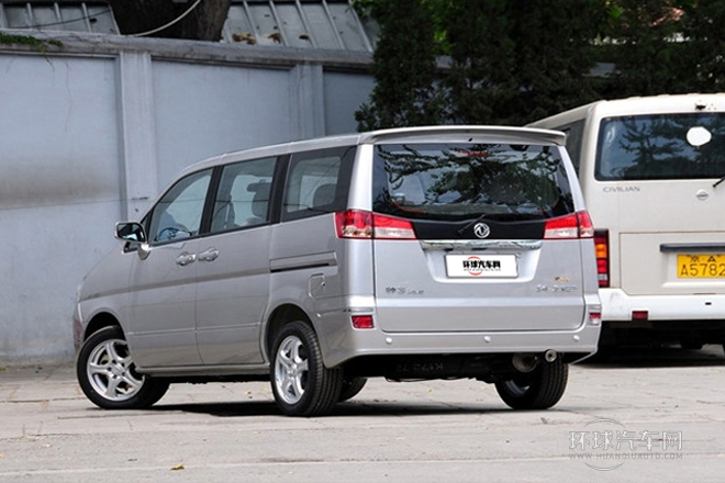 2011款 2.0L 手動(dòng)豪華型7座