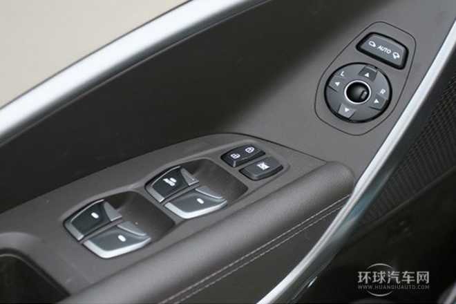 2013款 改款 3.0L 四驅舒適導航版 歐V