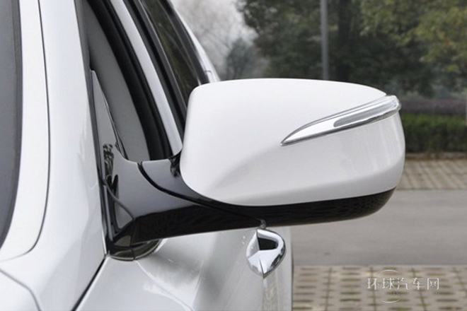 2013款 改款 3.0L 四驅(qū)舒適導(dǎo)航版 歐V