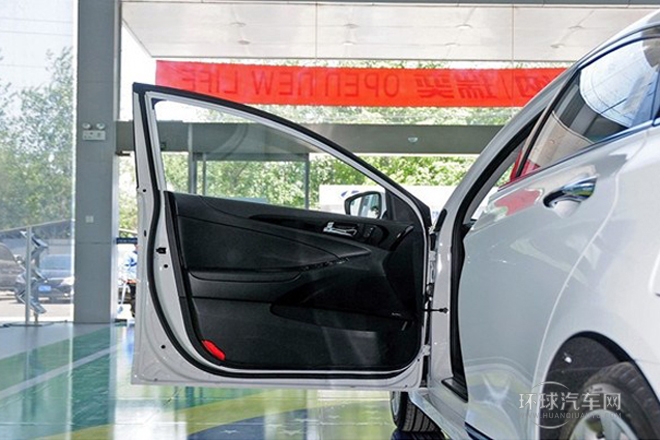 2014款 2.4L 自動領先版 國V