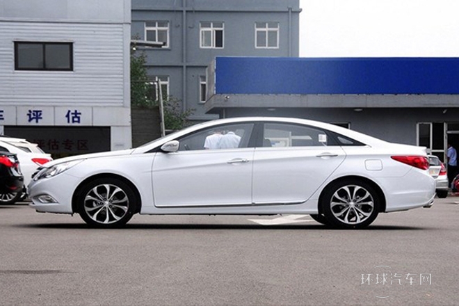 2014款 2.4L 自動(dòng)豪華版 國(guó)V