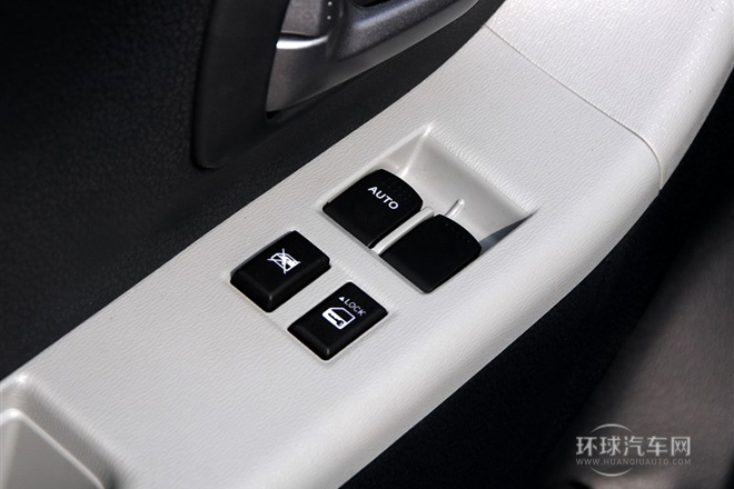 2013款 1.0L 手動舒適型