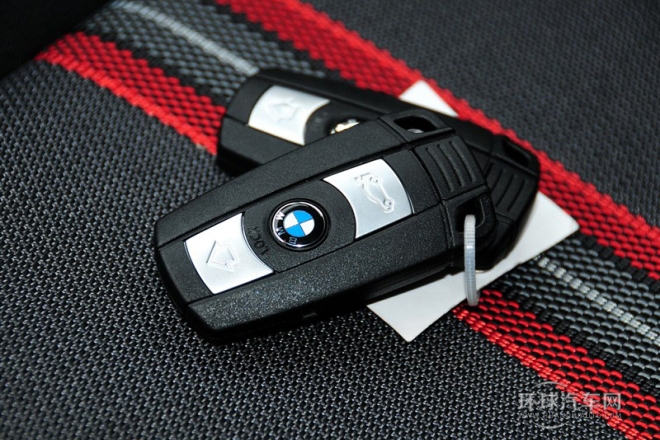 2013款 sDrive18i 運(yùn)動(dòng)設(shè)計(jì)套裝