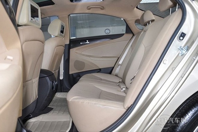 2013款 2.0L 自動時尚版