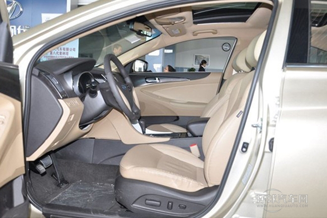 2013款 2.0L 自動時尚版