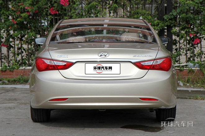 2013款 2.0L 自動時尚版