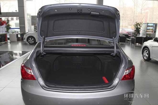 2013款 2.0L 自動領先版