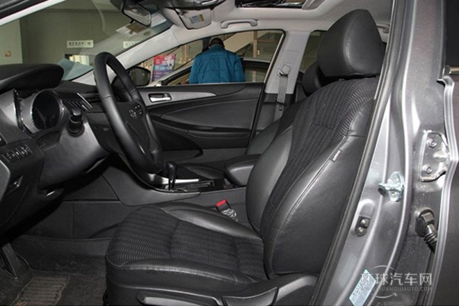 2013款 2.0L 自動(dòng)領(lǐng)先版