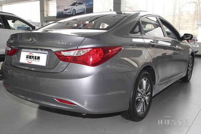 2013款 2.0L 自動(dòng)領(lǐng)先版