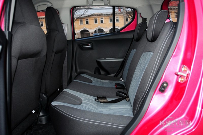 2013款 1.0L 自動(dòng)豪華型