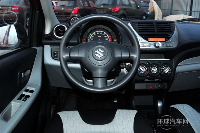 2013款 1.0L 自動豪華型