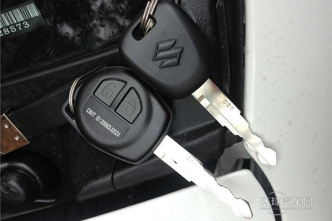 2013款 1.0L 手動豪華型