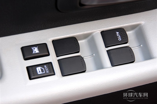 2013款 1.0L 手動豪華型