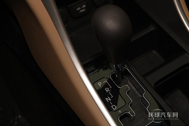 2013款 2.0L 自動(dòng)尊貴版