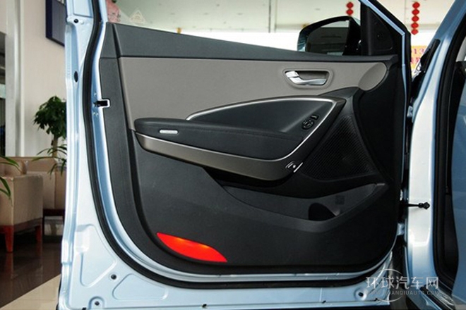 2013款 2.2T 四驅旗艦版 7座