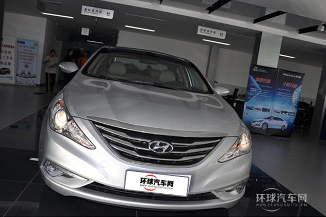 2013款 2.0L 自動尊貴版