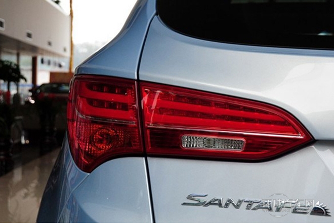 2013款 2.2T 四驅(qū)旗艦版 7座