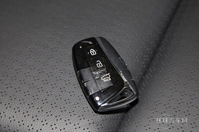 2013款 2.2T 四驅尊享版 7座