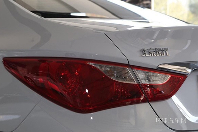 2013款 2.0L 自動頂級版