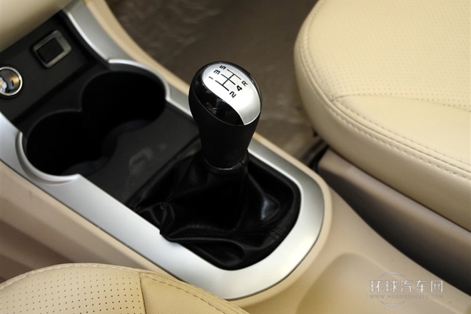 2014款 1.5L 手動(dòng)旗艦型