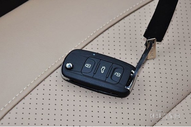 2014款 1.5L S 豪華型