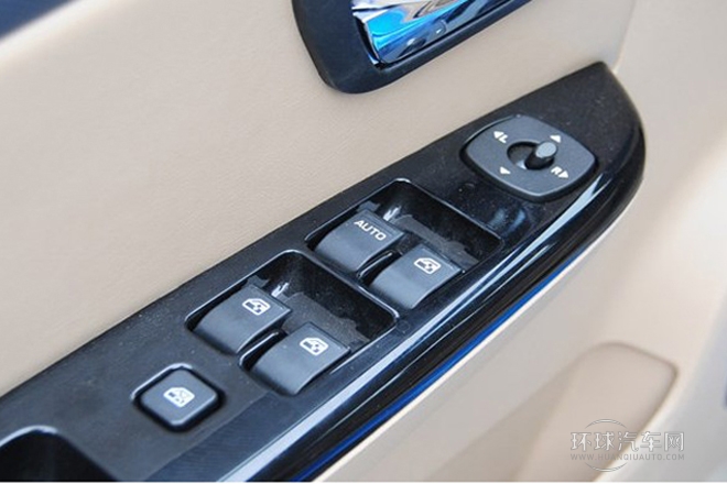 2014款 1.5L S 豪華型