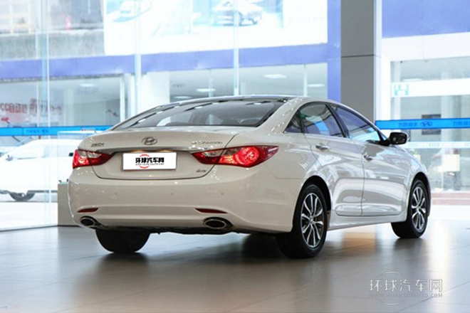 2013款 2.4L 自動領(lǐng)先版 國IV