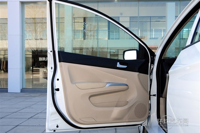 2014款 1.5L 手動標準型