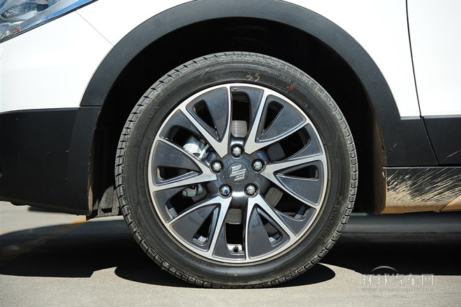 2014款 1.6L CVT四驅尊貴型