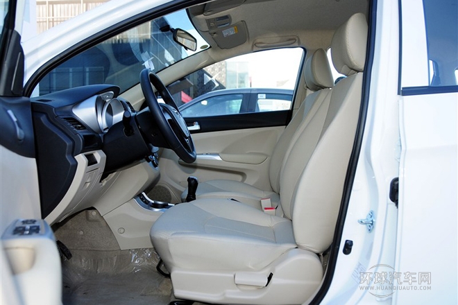 2014款 1.5L 手動標(biāo)準(zhǔn)型